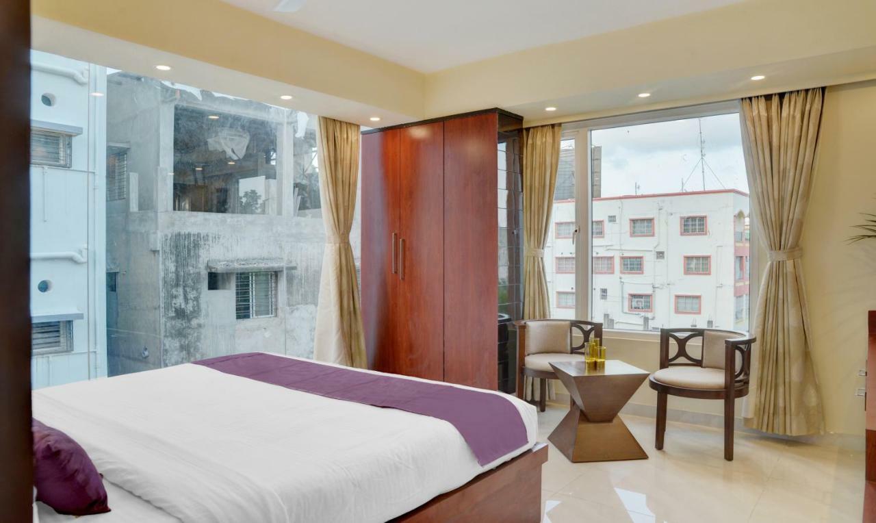 Treebo Premium The Crystal Hotel Calcutta Buitenkant foto